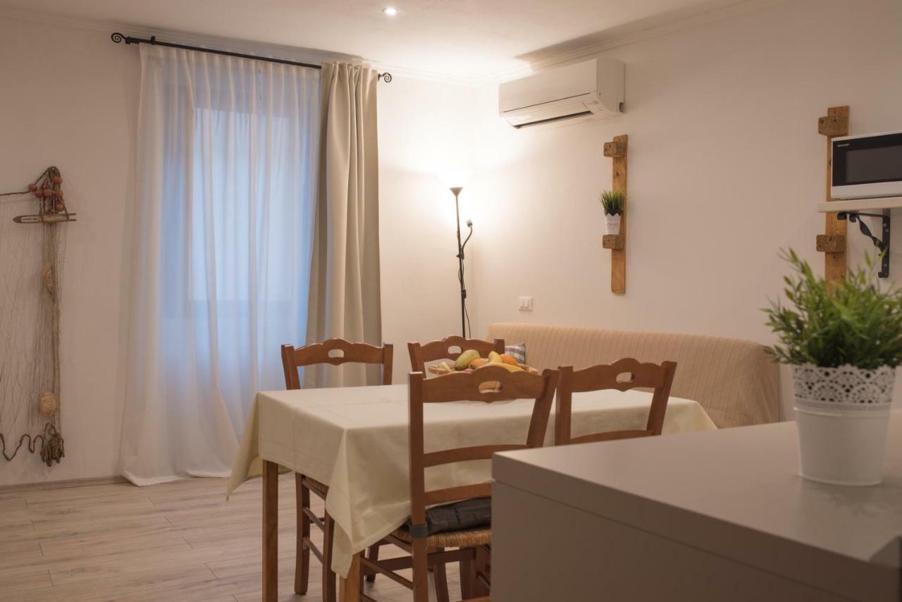 Apartment Vale ロヴィニ エクステリア 写真