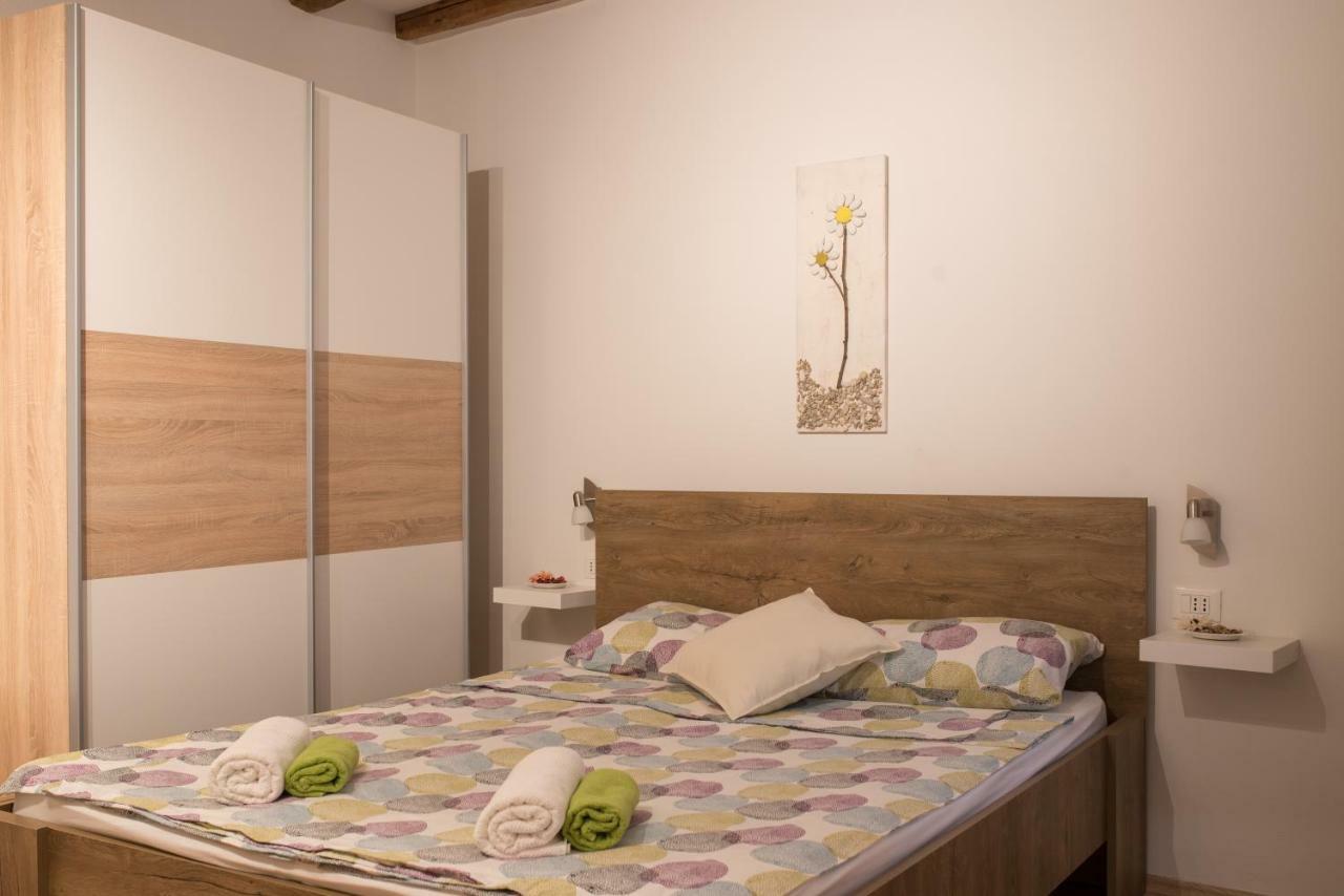 Apartment Vale ロヴィニ エクステリア 写真