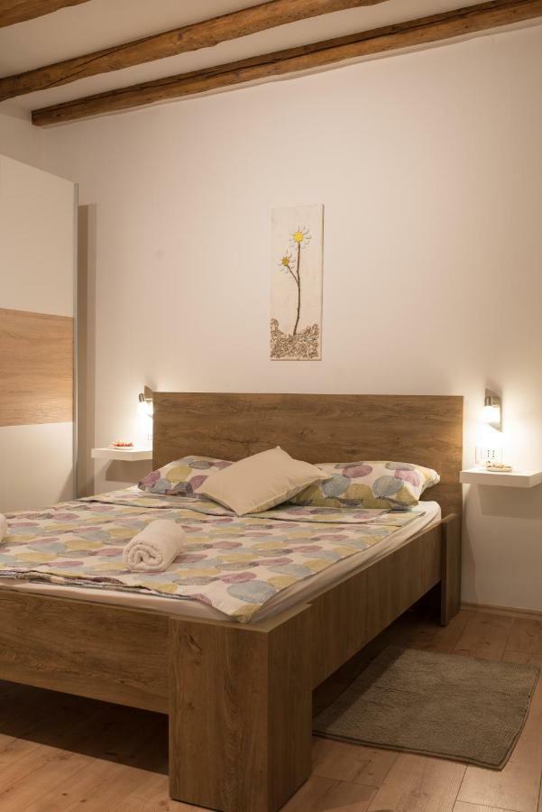 Apartment Vale ロヴィニ エクステリア 写真